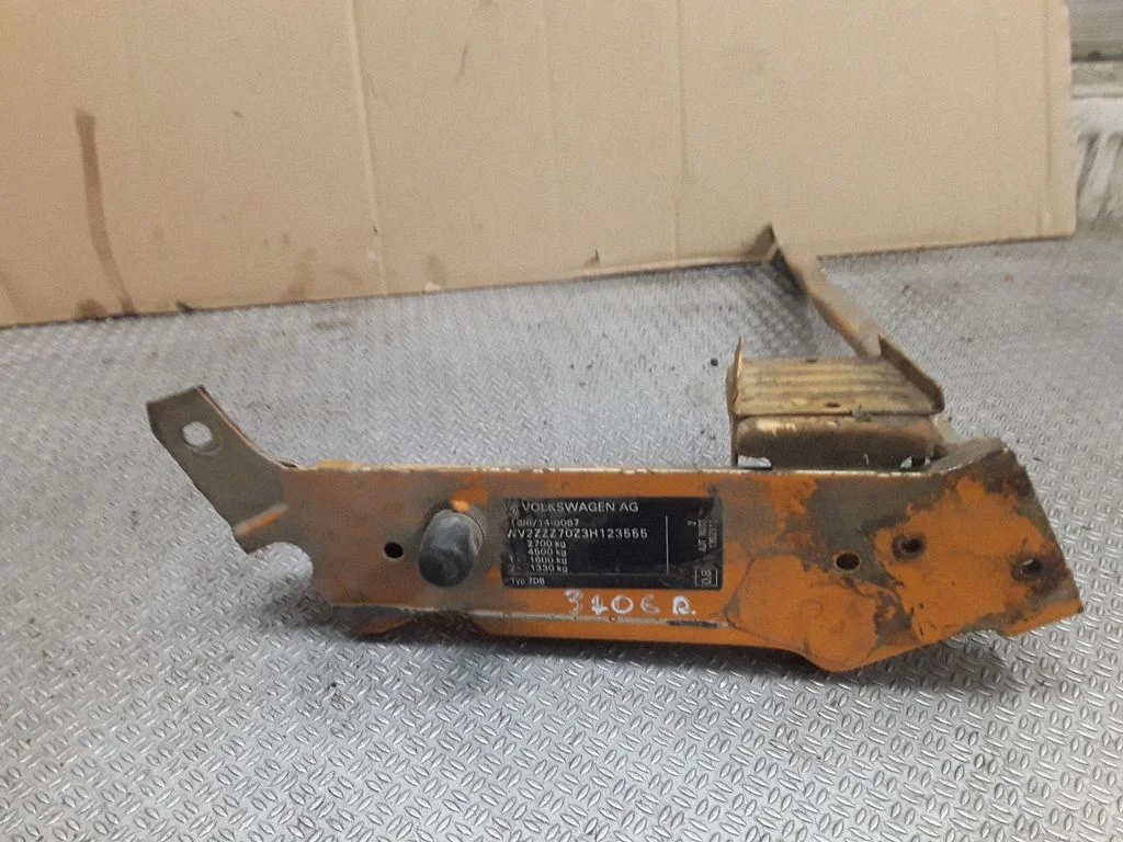 Side radiator support slam panel – right