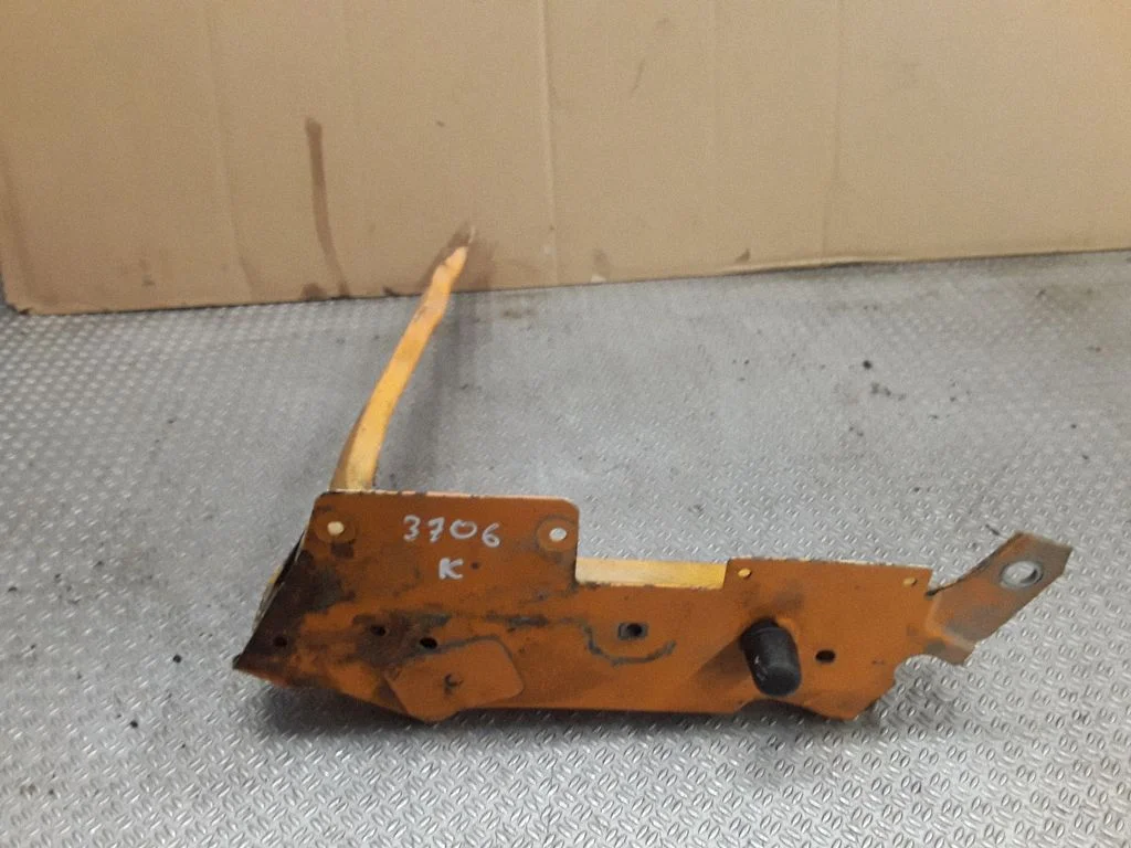 Side radiator support slam panel – left
