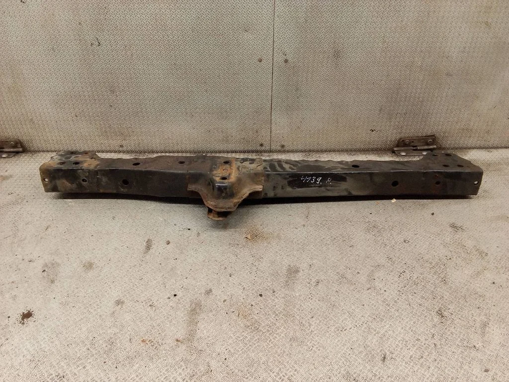 Bottom radiator support slam panel – front