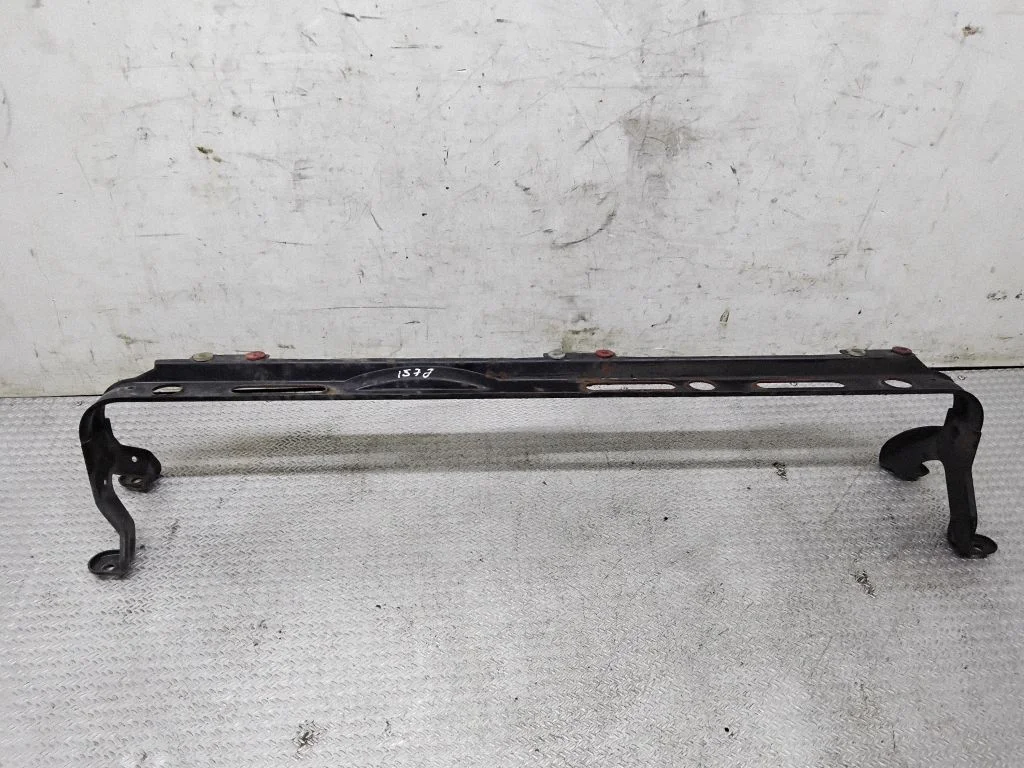 Bottom radiator support slam panel