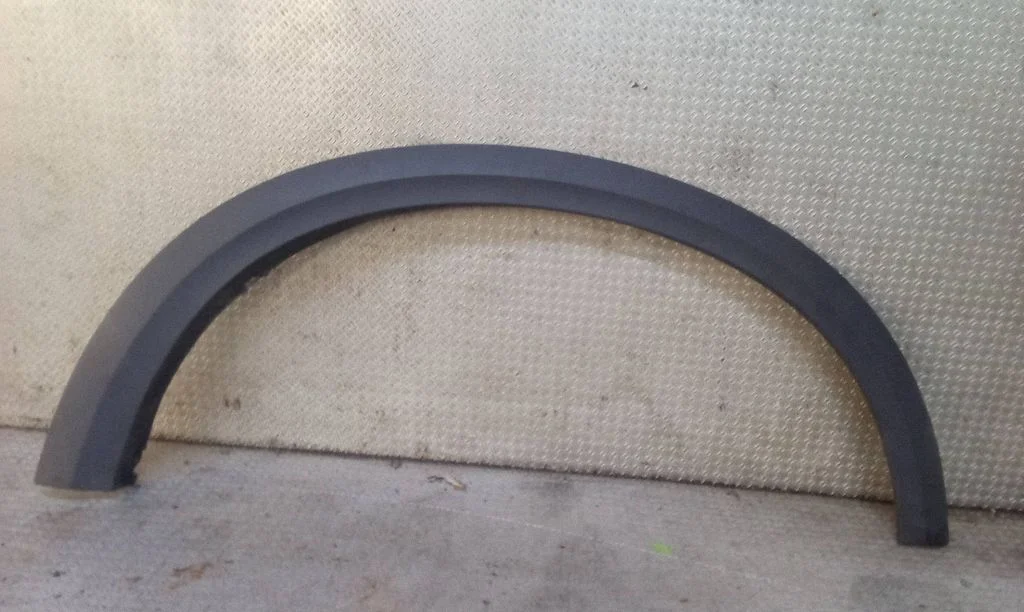 Fender trim (molding) 30655182