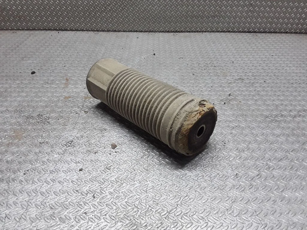 Rear strut damper dust cover boot – Toyota Corolla Verso AR10 (2004-2009)
