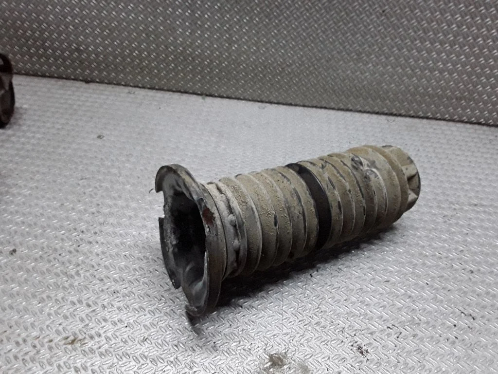 Rear strut damper dust cover boot