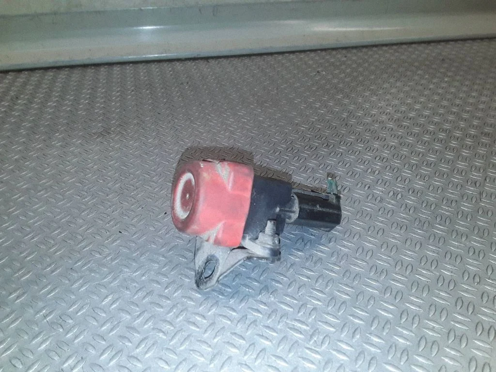Fuel cut-off switch – Land Rover Freelander (1996-2006)