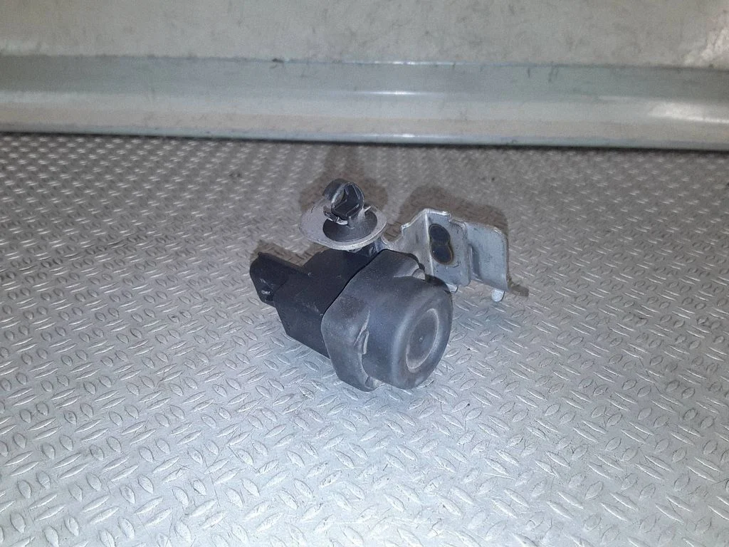 Fuel cut-off switch – Honda Civic (2006-2011)