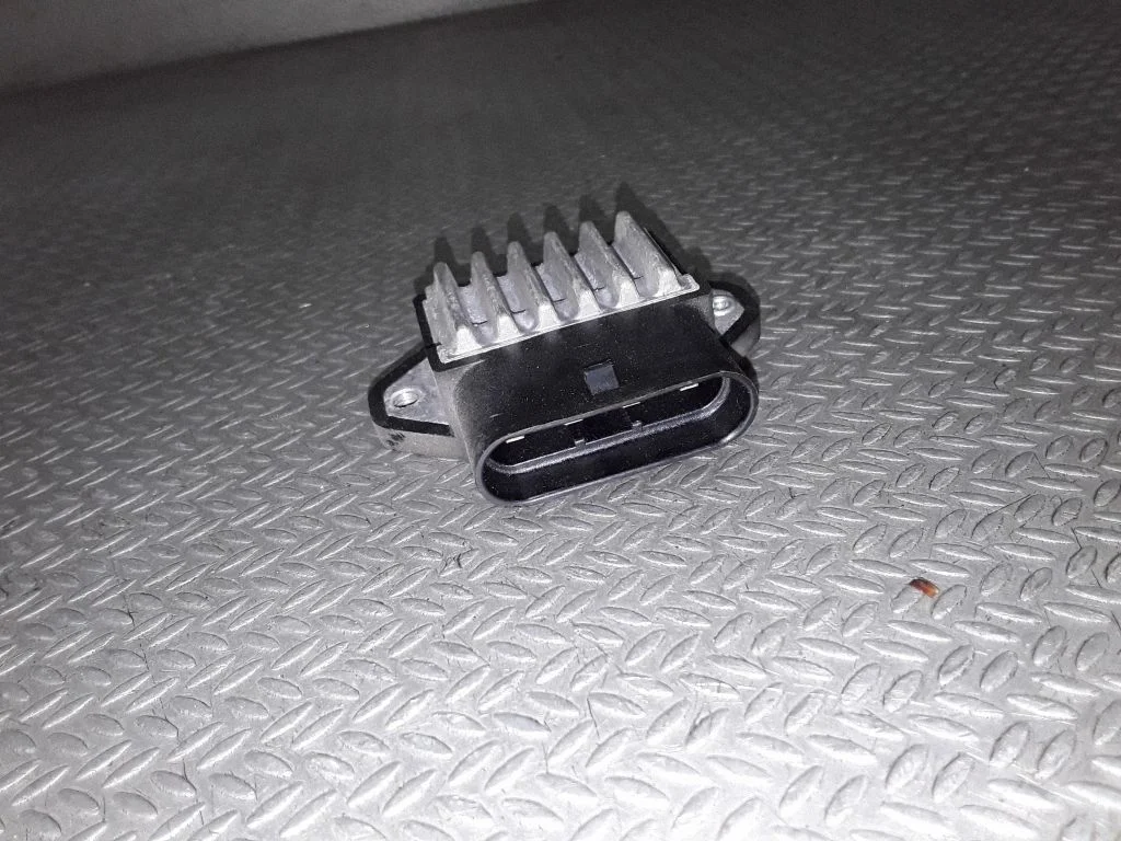 Ignition amplifier control unit
