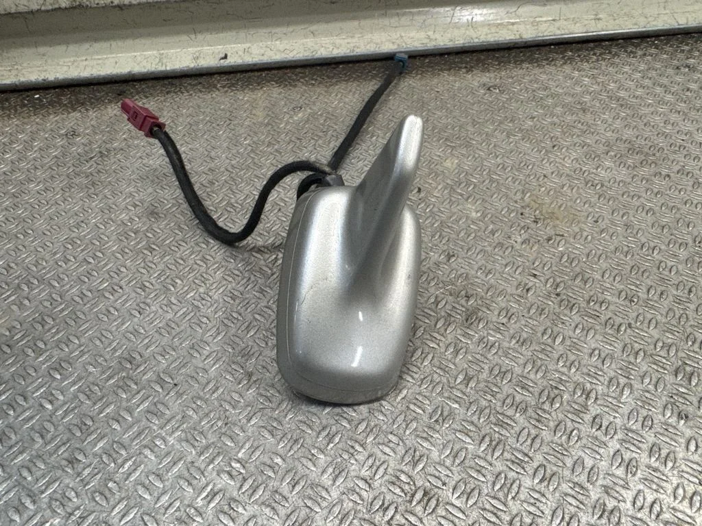 Aerial GPS antenna 4F9035503B