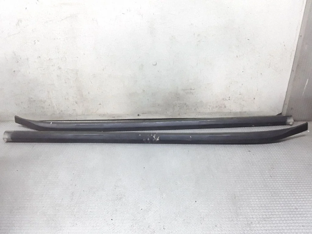 Roof trim bar molding cover