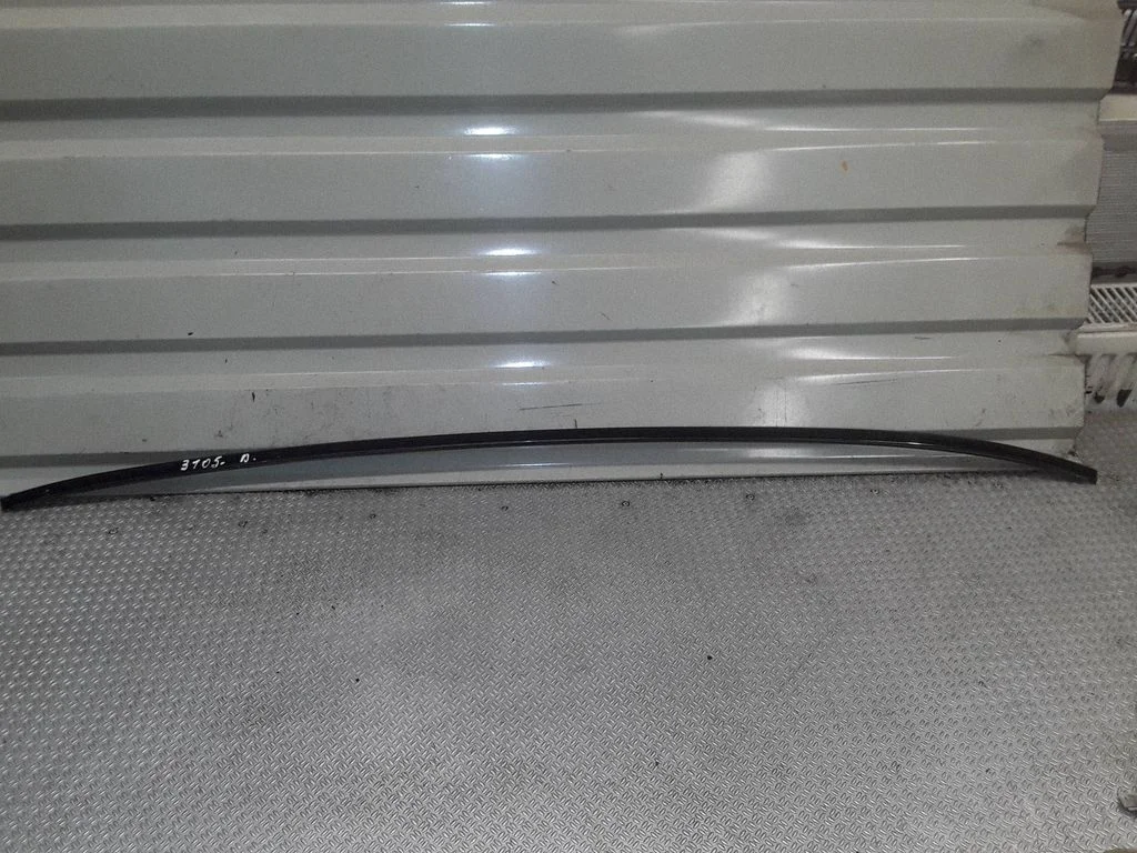 Jumta apdares līste „moldings" 8X3853706a