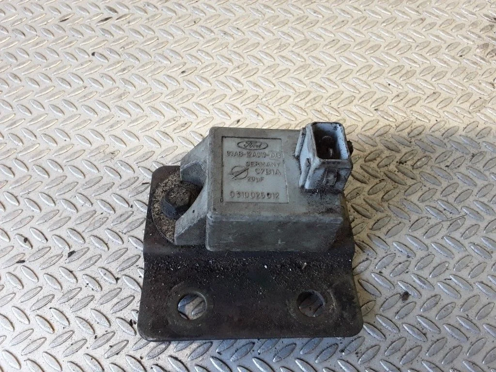 Ignition amplifier control unit – Ford Galaxy (1995-2000)