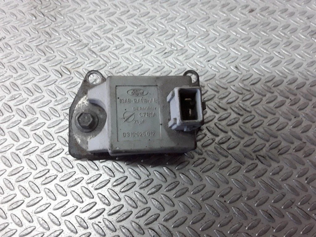 Ignition amplifier control unit – Ford Focus (1998-2004)