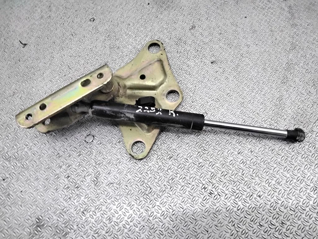 Convertible roof hinge – Citroen C3 (2002-2004)