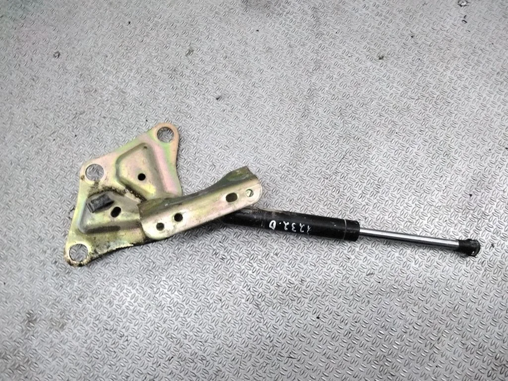 Convertible roof hinge – Citroen C3 (2002-2004)