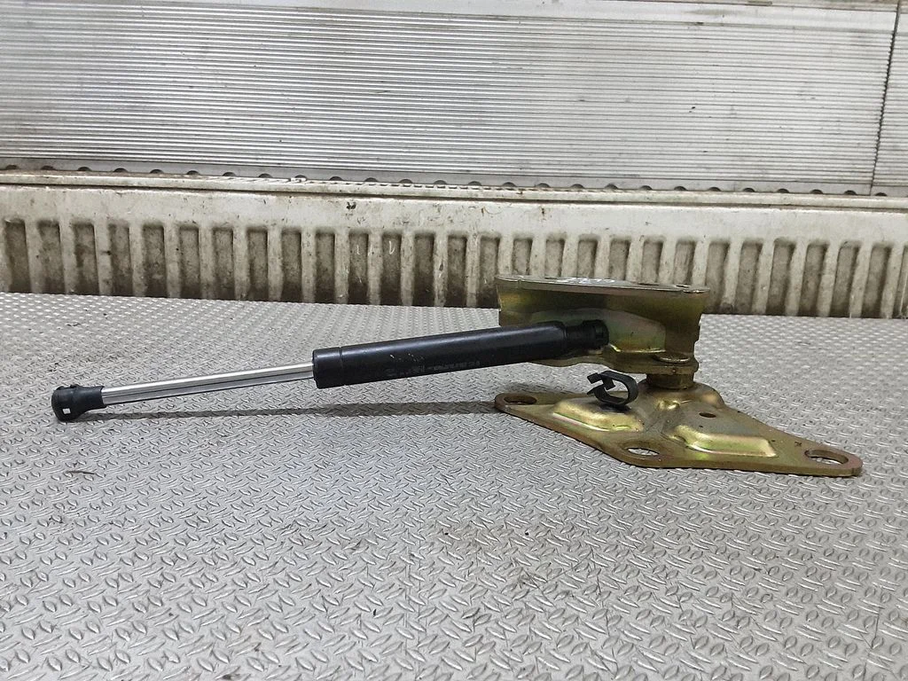 Convertible roof hinge – Citroen C3 (2002-2004)