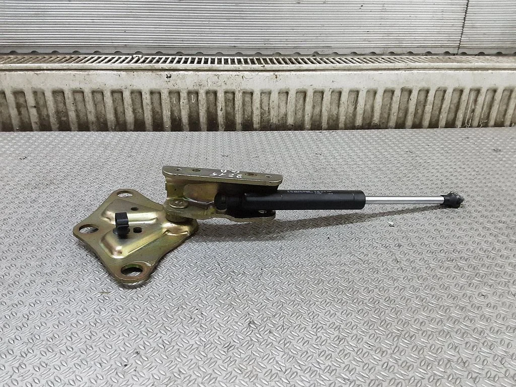 Convertible roof hinge – Citroen C3 (2002-2004)