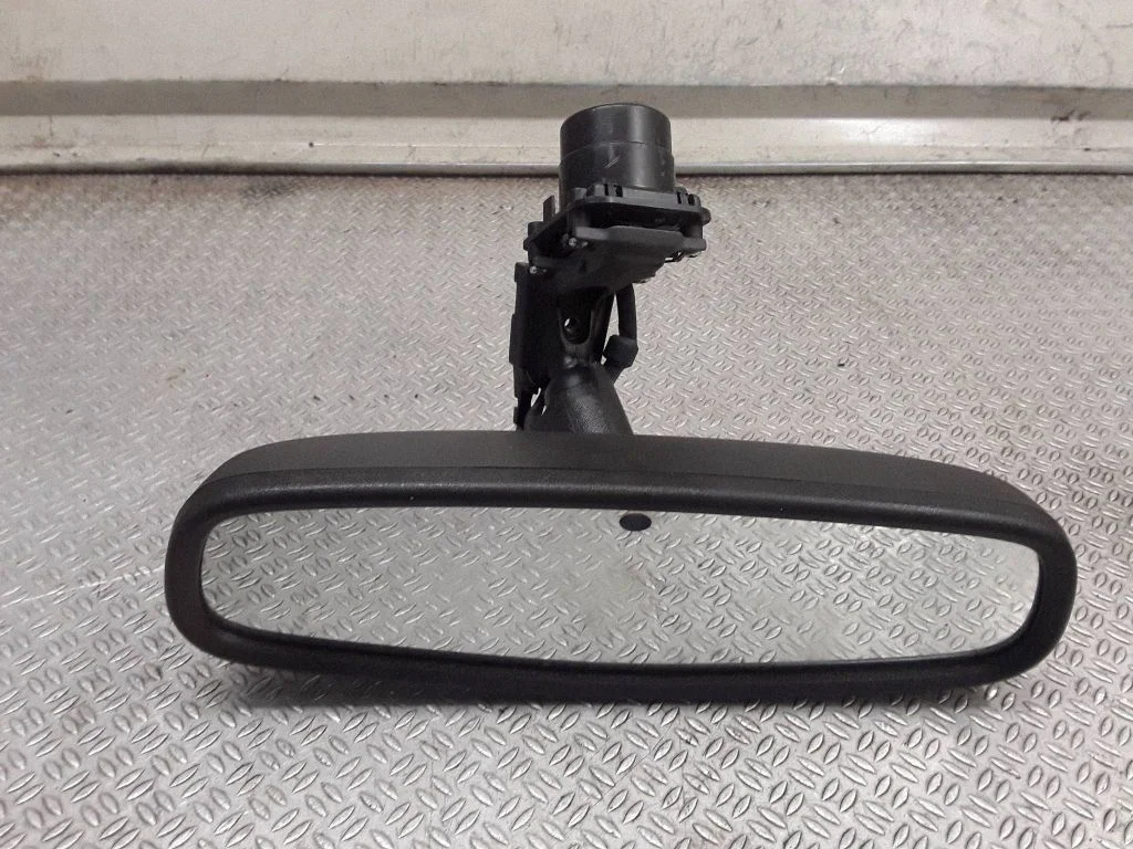 Rear view mirror (interior) 026140