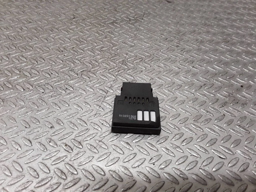 Interior temperature sensor 013231068