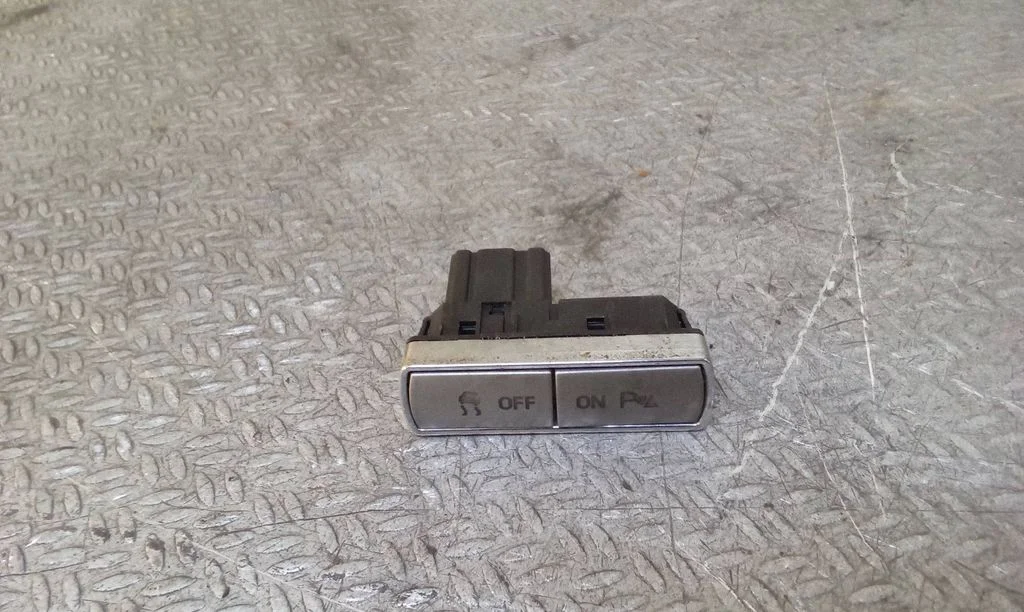 Parking (PDC) sensor switch – Ford S-MAX (2006-2015)