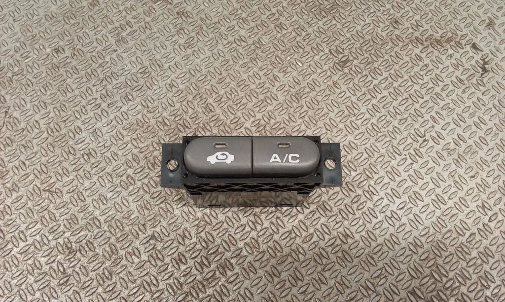 Konditsioneeri (A/C) lüliti – Honda HR-V (1998-2005)