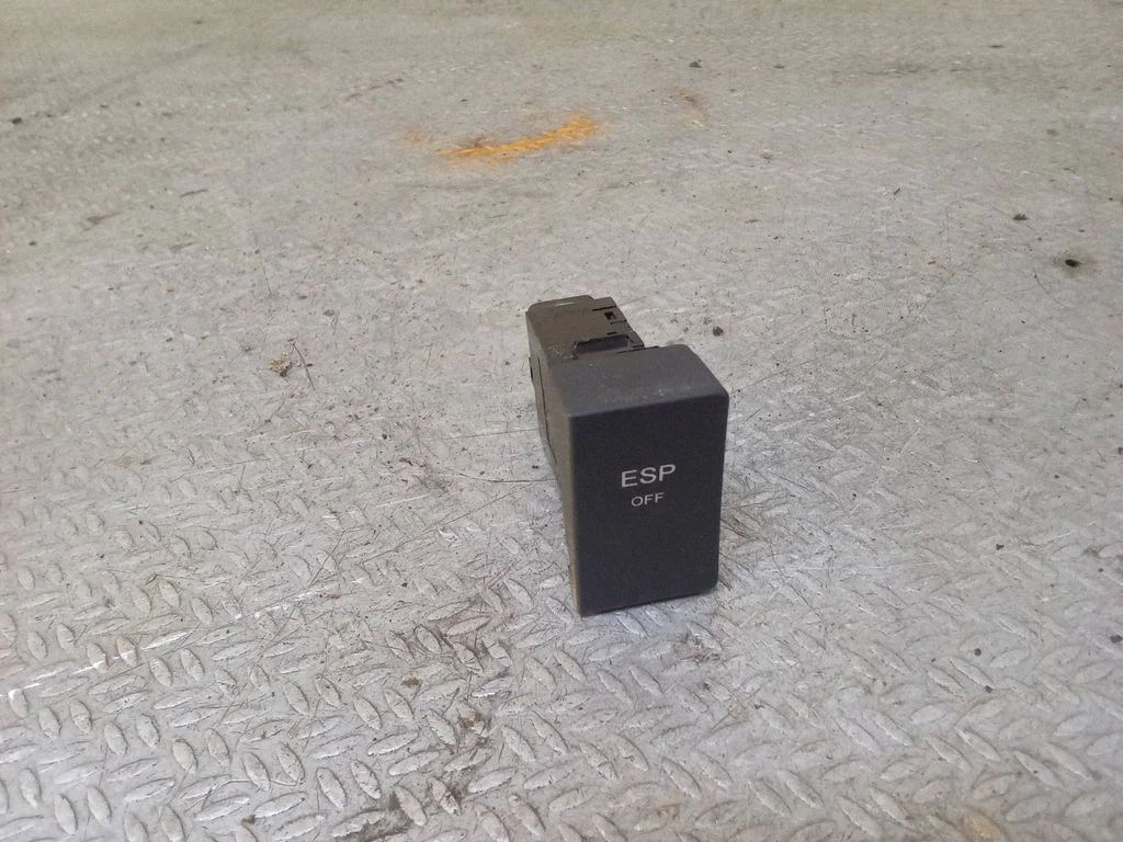 ESP (stability program) switch 202007239