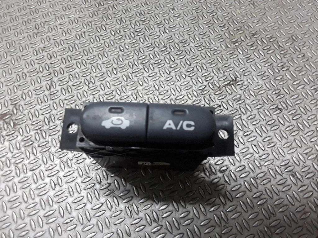 Konditsioneeri (A/C) lüliti – Honda HR-V (1998-2005)