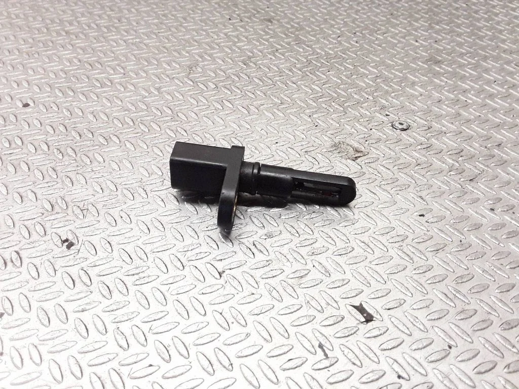 Intake air temperature sensor 068905379D