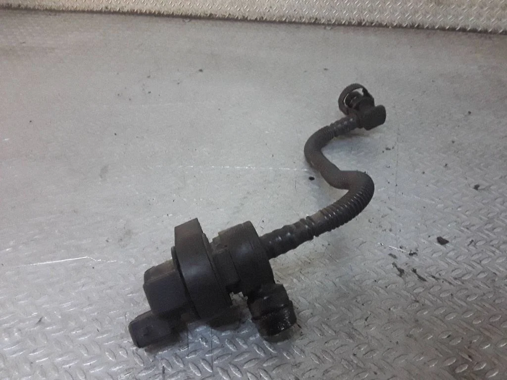 Fuel tank valve – BMW 1 Series E81 E87 (2004-2011)