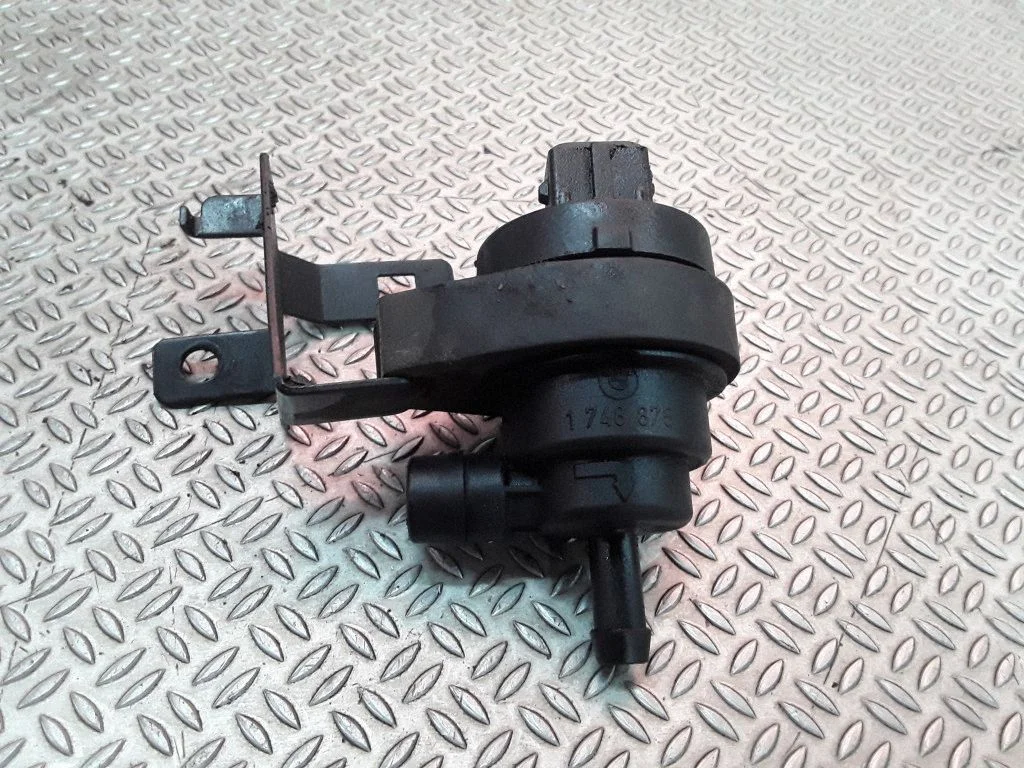 Fuel tank valve – BMW 5 Series E39 (1996-2003)