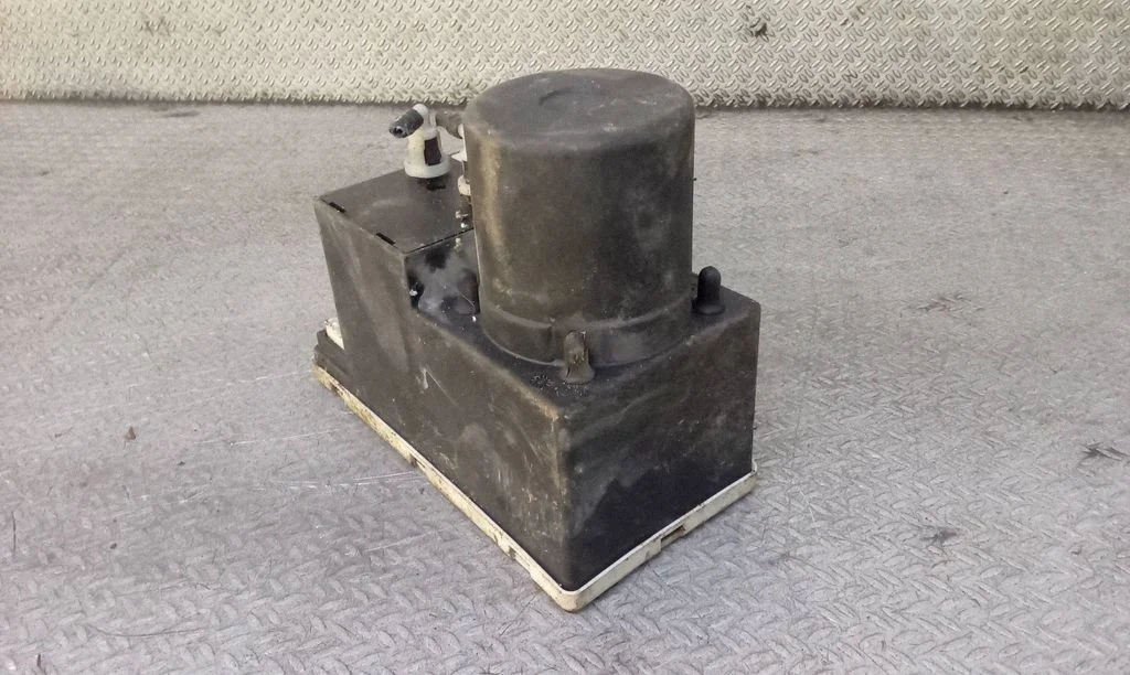 Central locking vacuum pump 8L0862257E