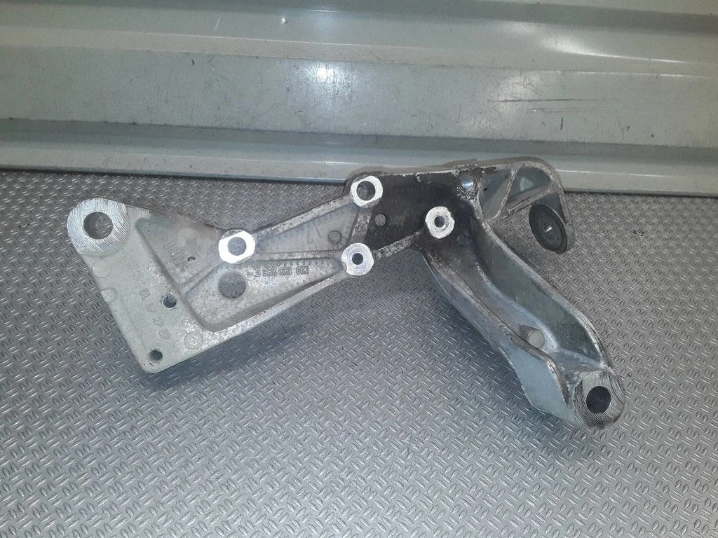 Other front suspension part 1K0199296E
