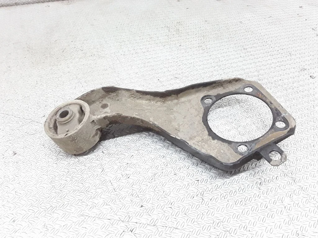 Eesmise reduktori klamber – Mitsubishi Pajero Sport I (1996-2008)