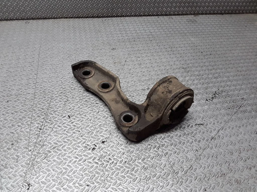 Eesmise reduktori klamber – KIA Sorento (2002-2009)