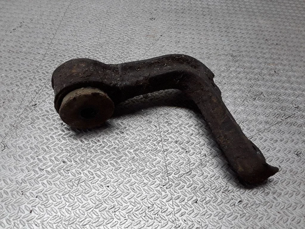 Eesmise reduktori klamber – KIA Sorento (2002-2009)