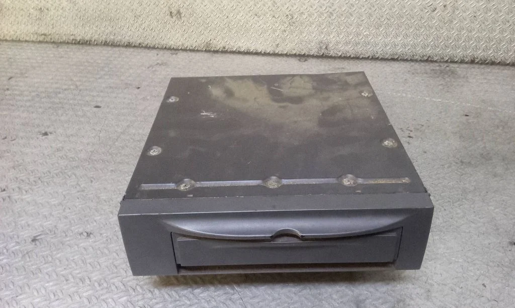 Navigation unit CD/DVD player 30657981