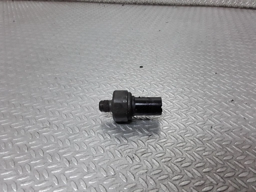 Eļļas spiediena sensors