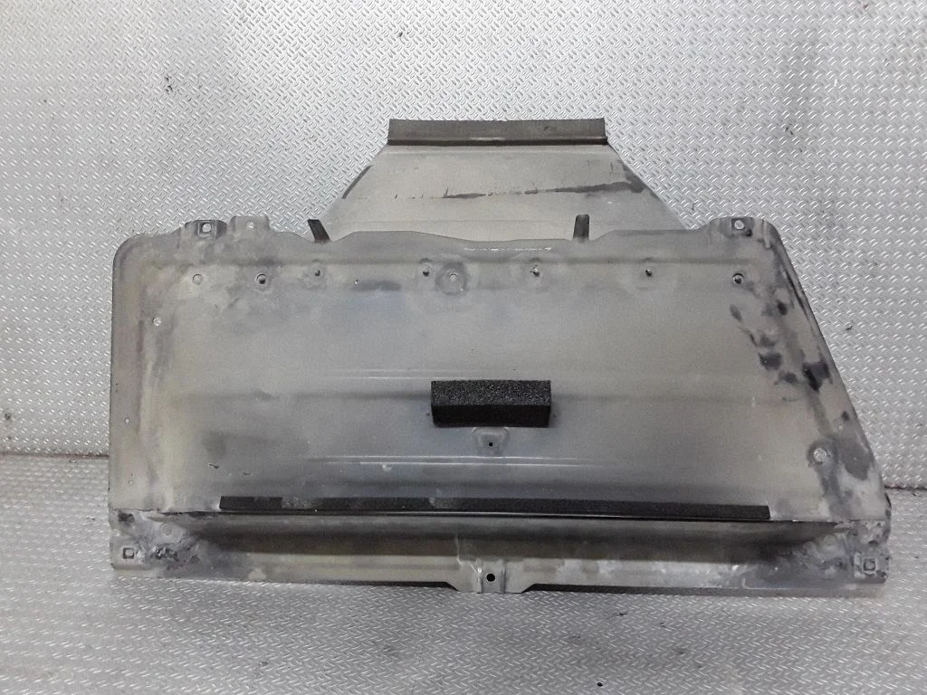 Intercooler air channel guide