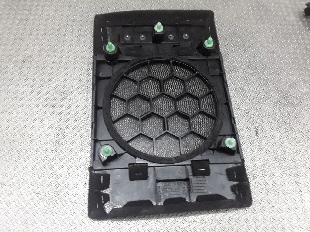 Subwoofer grill/trim