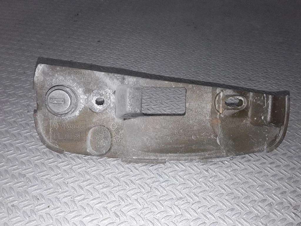 Front door coupe exterior handle/bracket – Opel Vivaro (2001-2014)
