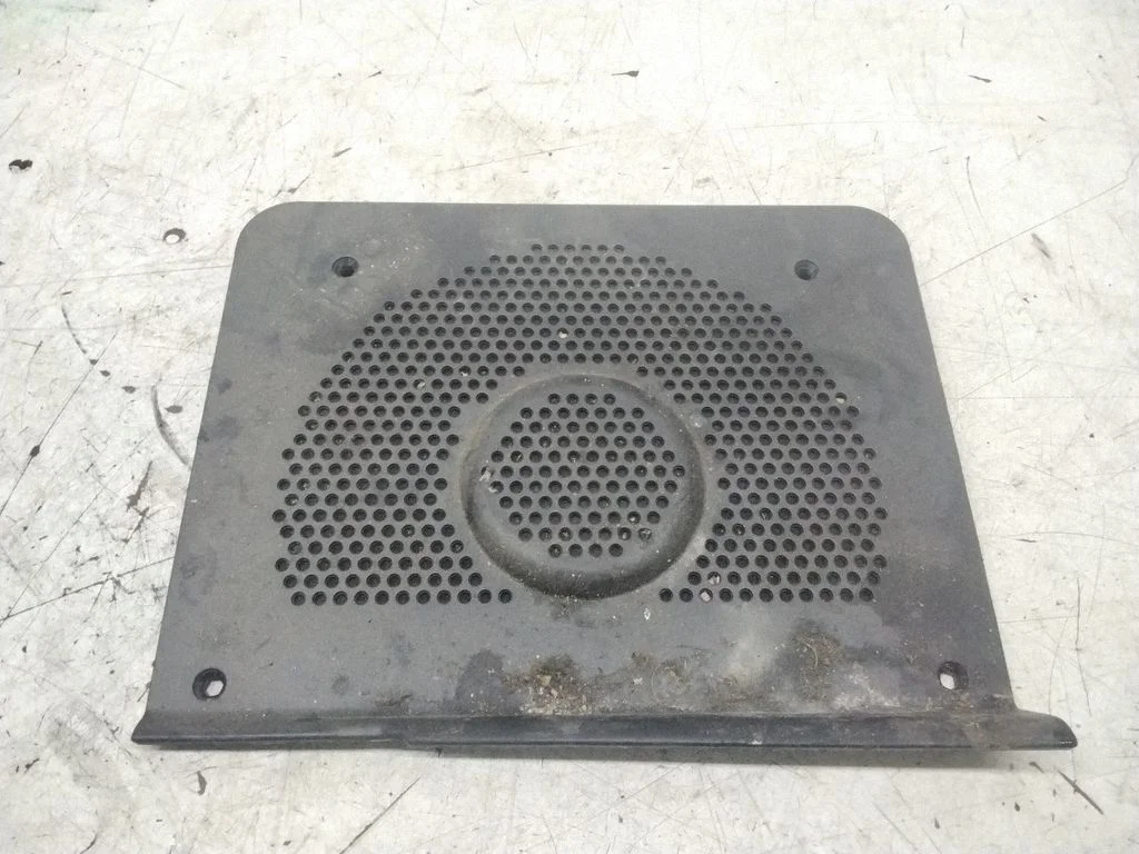 Subwoofer grill/trim 6919359