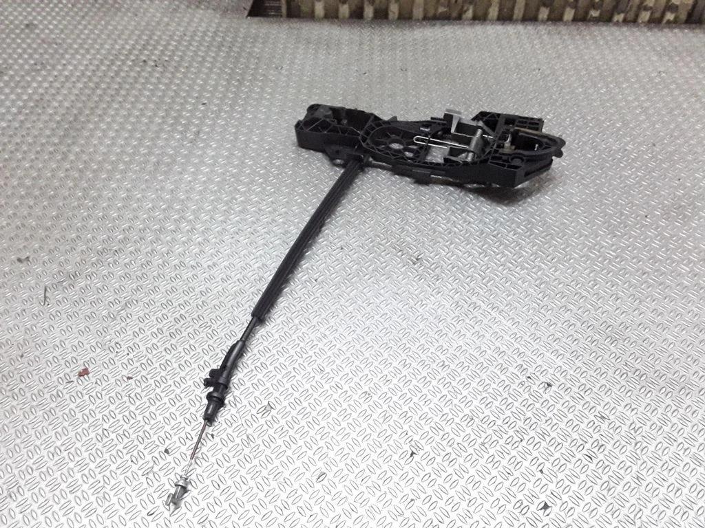 Rear door exterior handle/bracket 3C0837885J