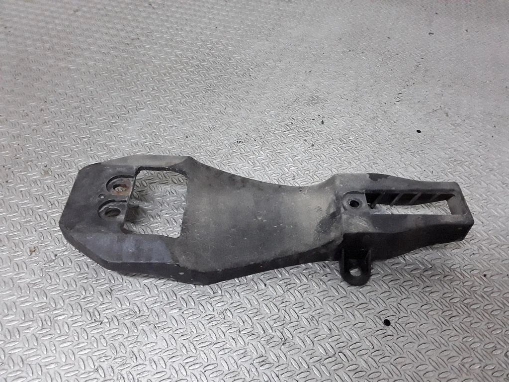 Rear door exterior handle/bracket