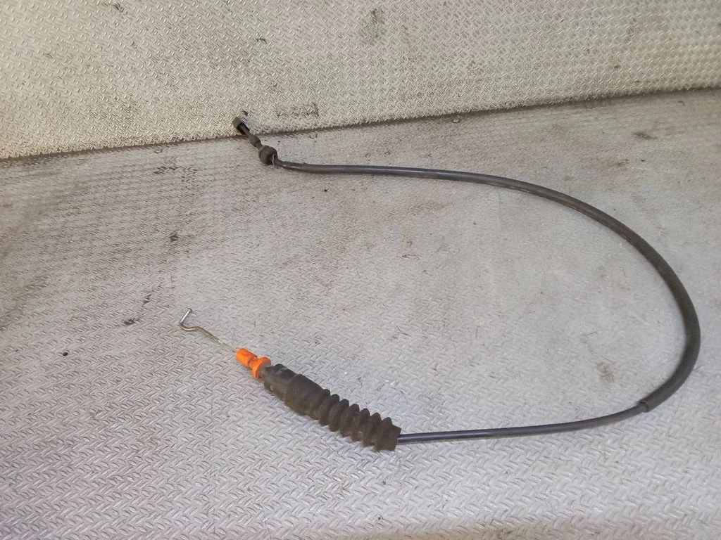 Throttle cable