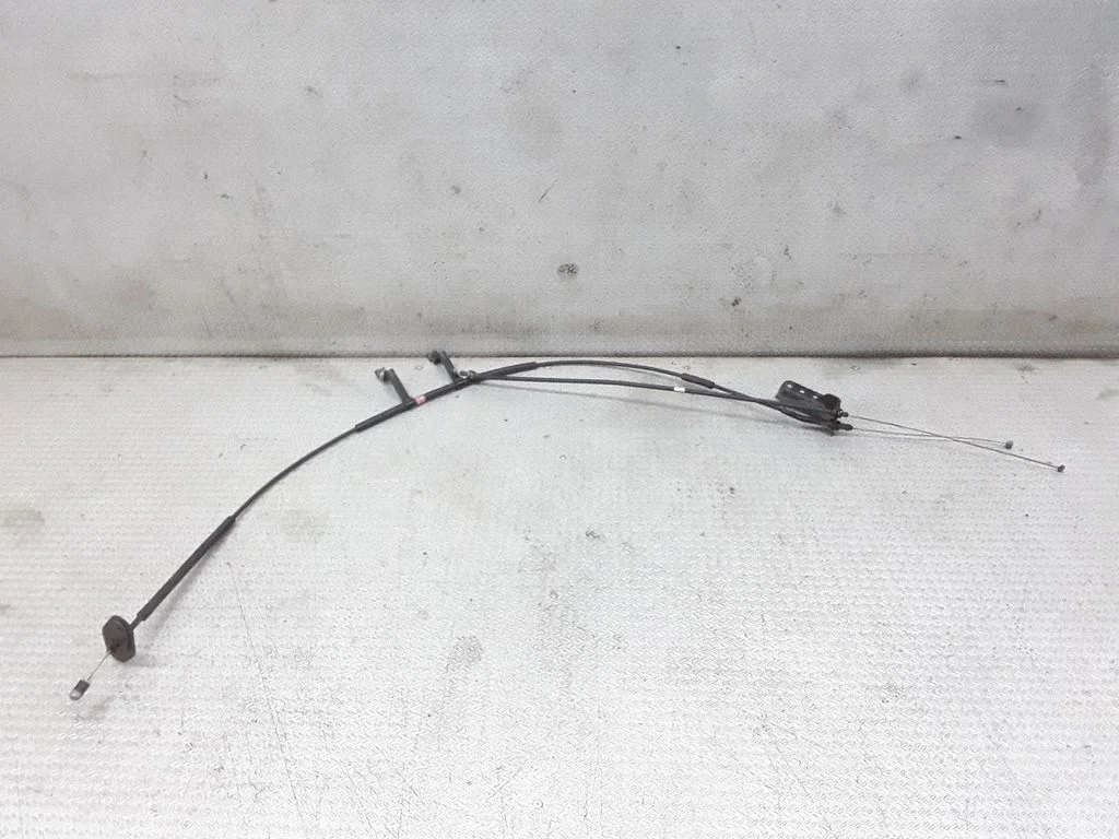 Throttle cable