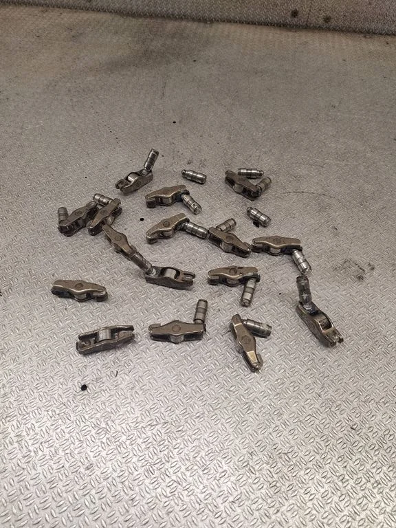 Valve rocker arm