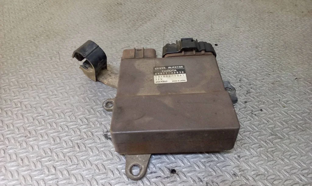 Fuel injection control unit/module – Toyota RAV 4 (XA20) (2000-2005)