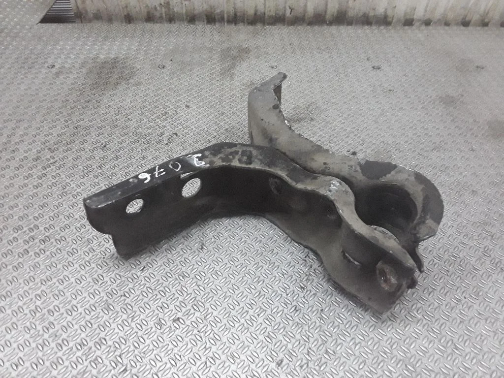Sway bar bush bracket, rear 9682246780
