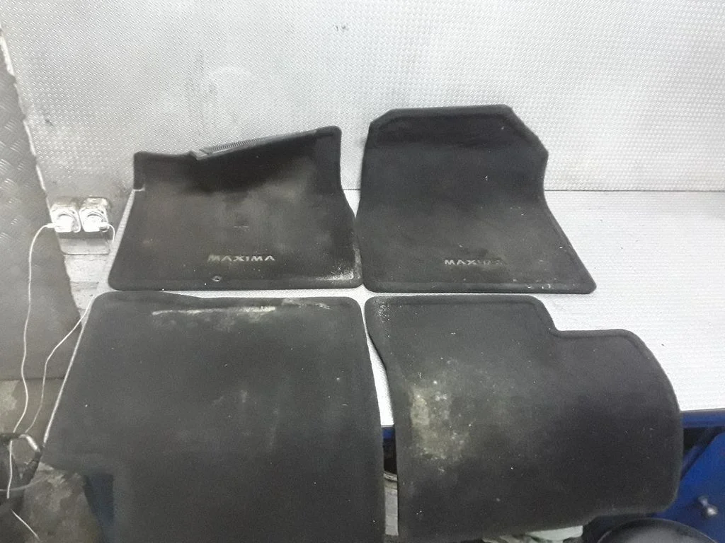 Põrandamattide komplekt – Nissan Maxima A34 (2003-2008)