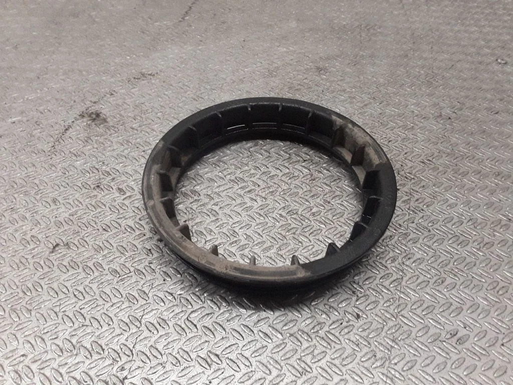 In tank fuel pump screw locking ring/nut 8649739