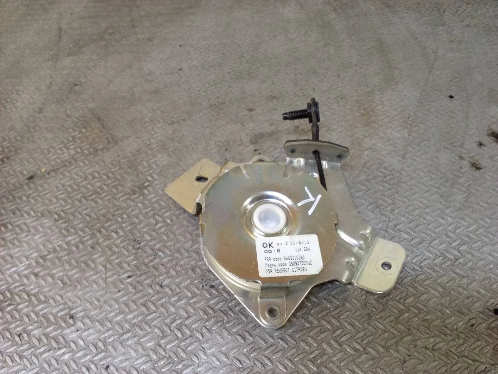 Tagabordi avamise piirik – Peugeot 3008 I (2008-2015)