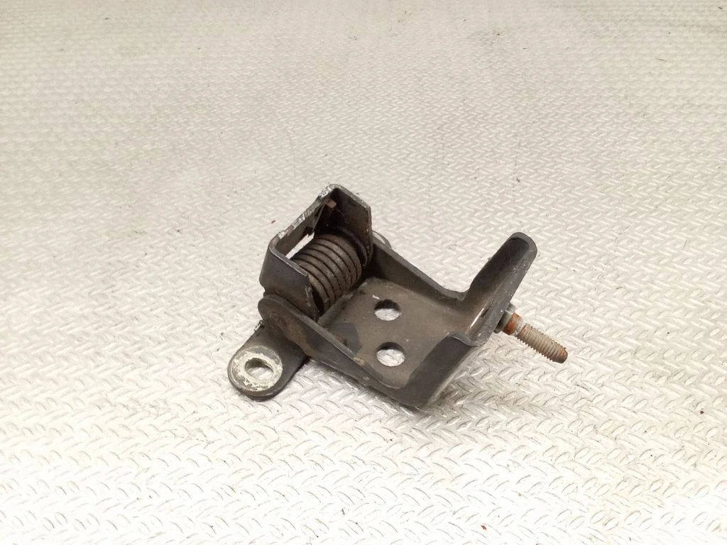 Tailgate hinge – left